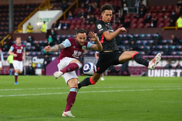 将球迅速传 将球迅速传